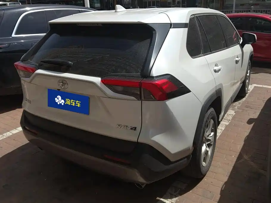 Toyota RAV4 2022 2.0L CVT