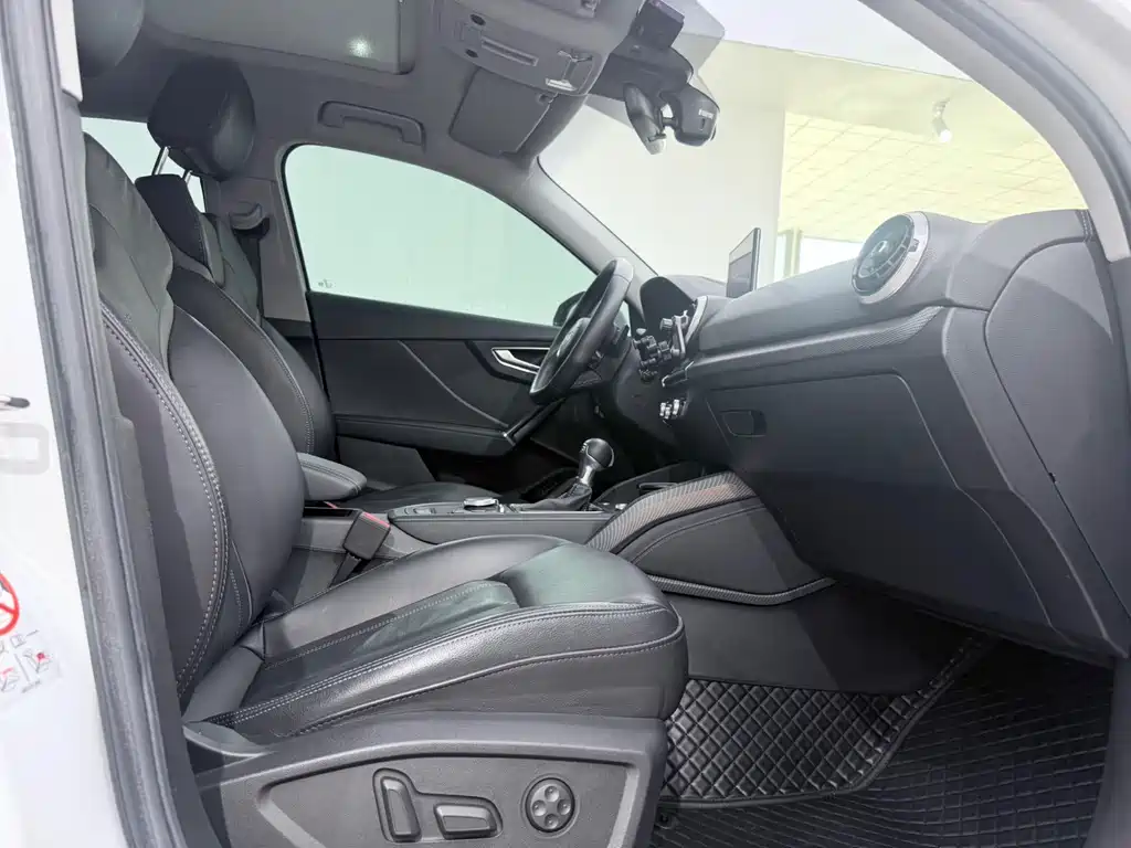 Audi Q2L 2022 35 TFSI Fashion