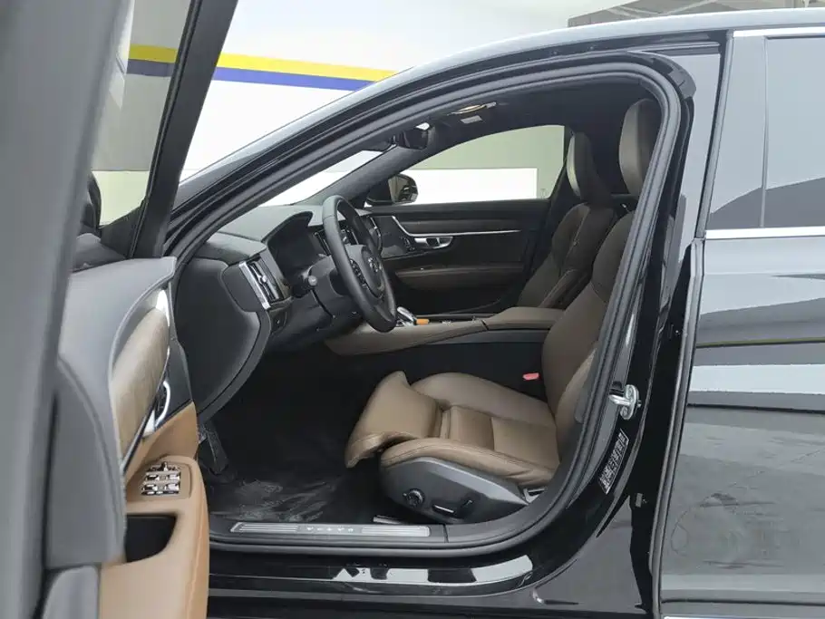 Volvo S90 — миниатюра 9