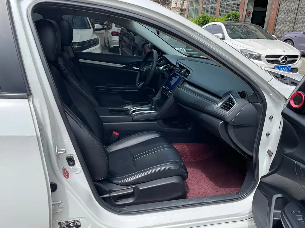 Honda Civic 2019 220TURBO CVT V