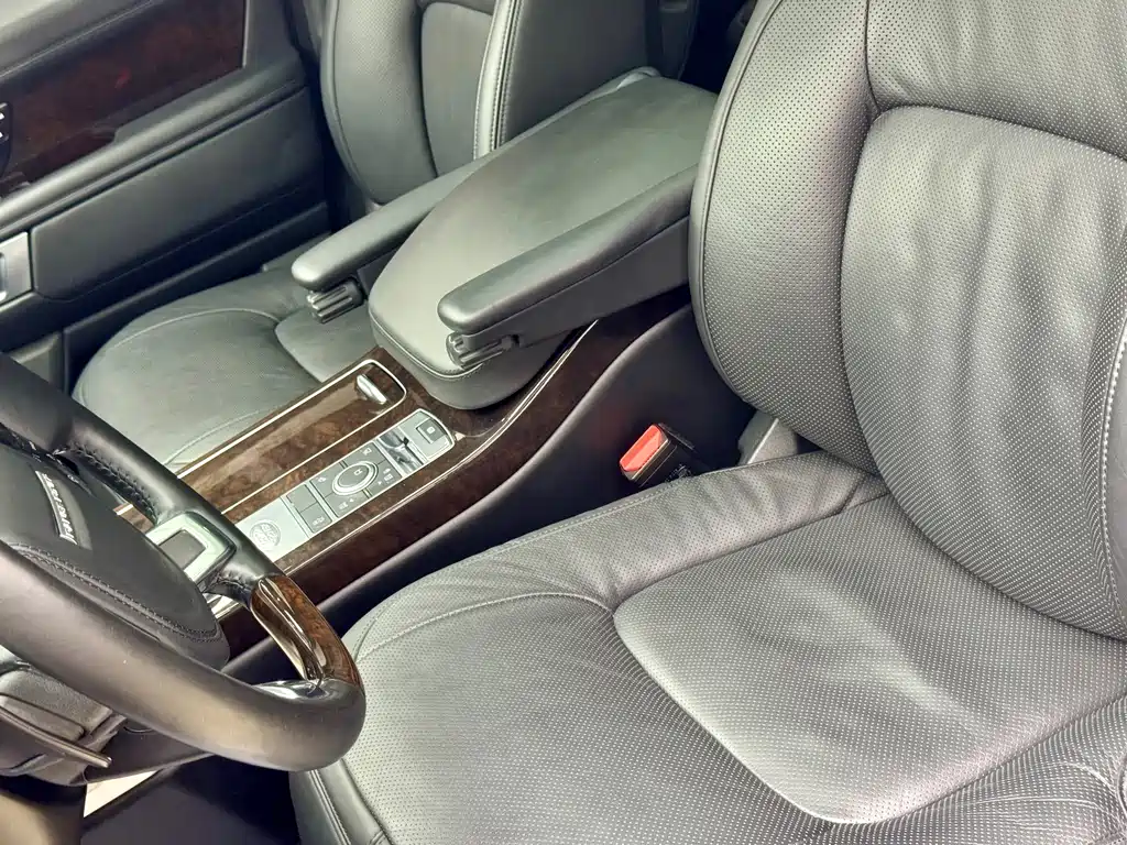 Land Rover Range Rover — миниатюра 17