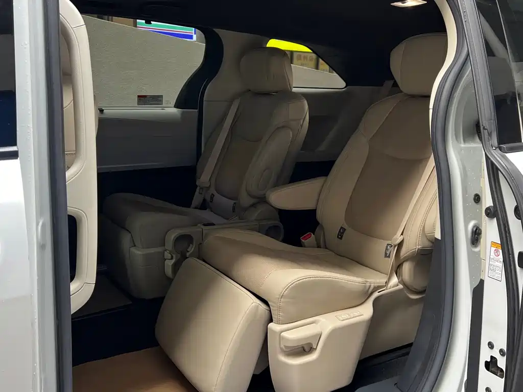 Toyota Sienna 2021 2.5L Luxury