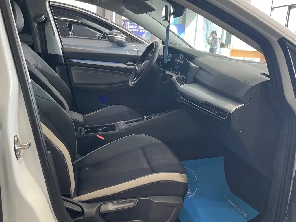 Volkswagen Golf — миниатюра 10