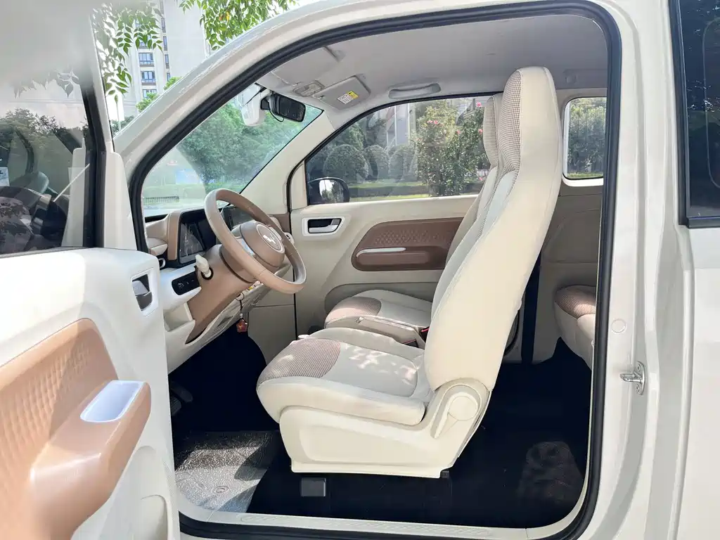 Wuling MINIEV — миниатюра 5