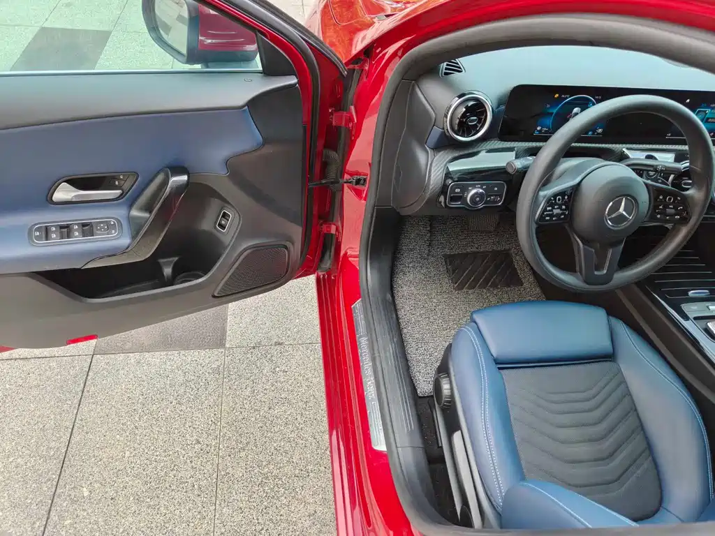 MERCEDES-BENZ A CLASS