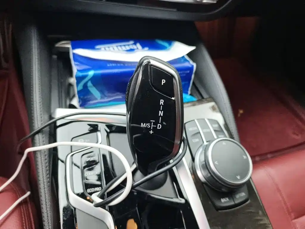 BMW 5 Series — миниатюра 7