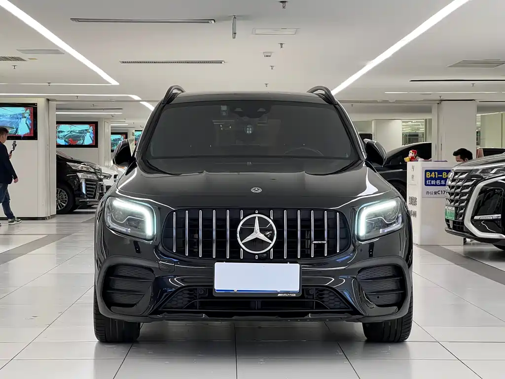 MERCEDES-BENZ GLB AMG