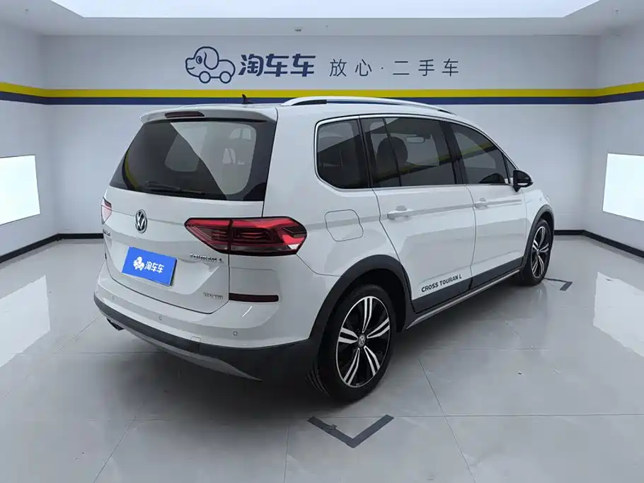 Volkswagen Touran — миниатюра 3