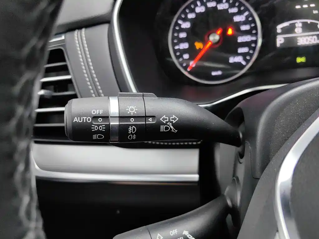 Roewe RX8 — миниатюра 21
