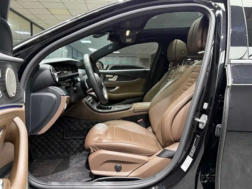 Mercedes-Benz E-Class — миниатюра 6