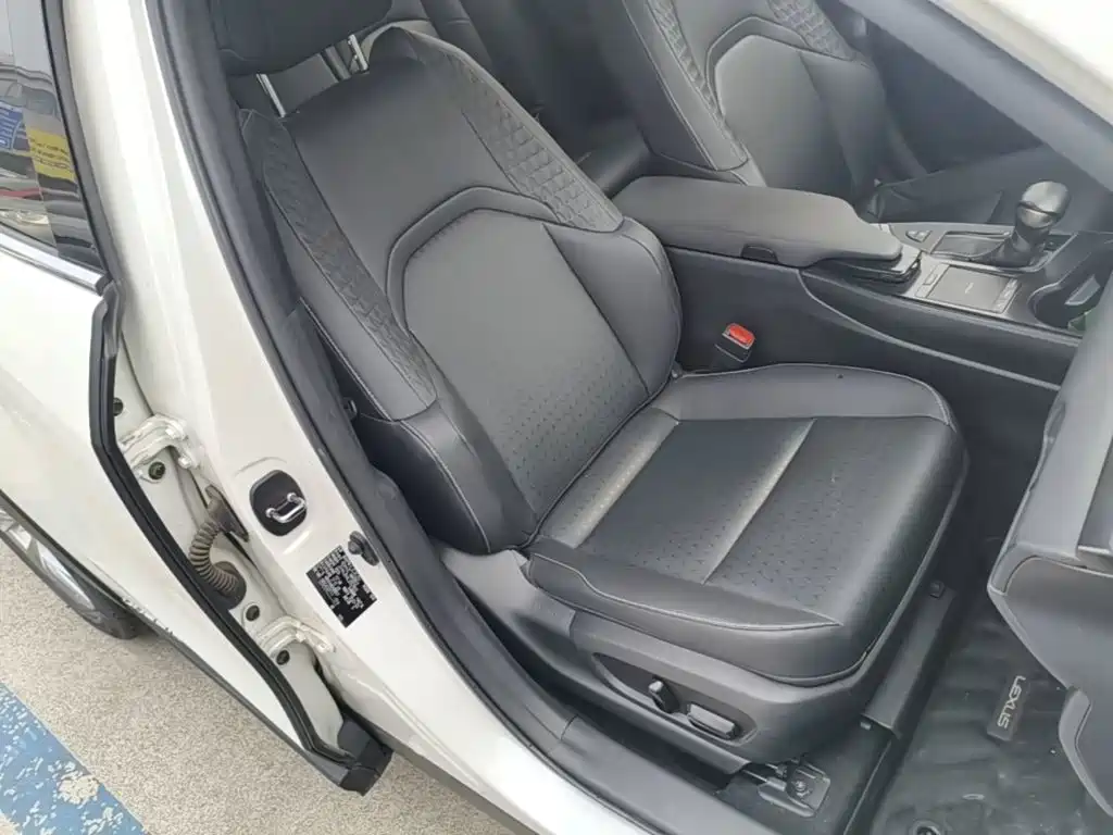 Lexus UX — миниатюра 25