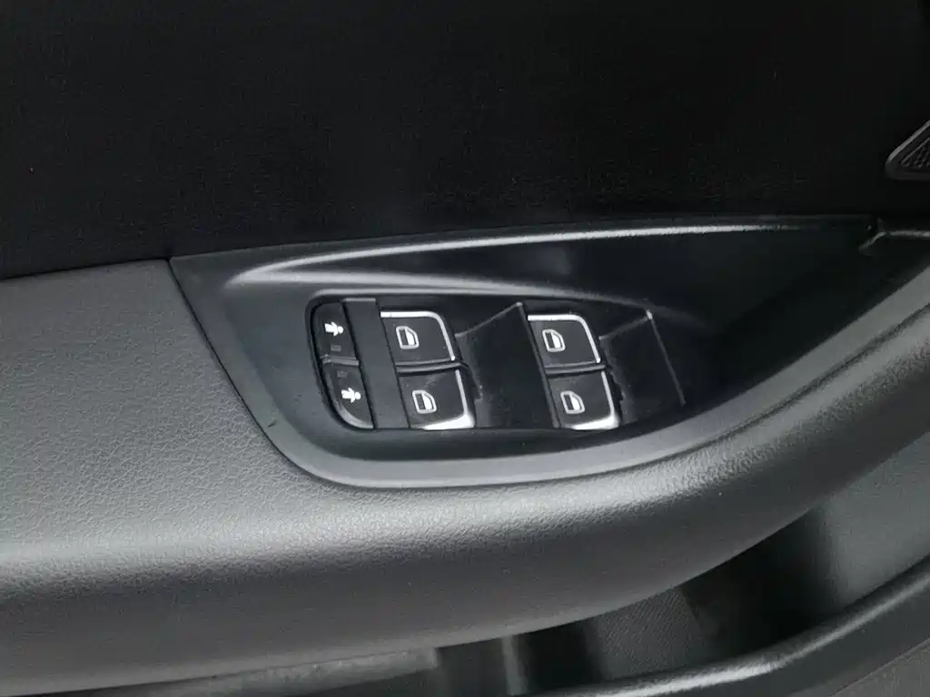 Audi A6L — миниатюра 9