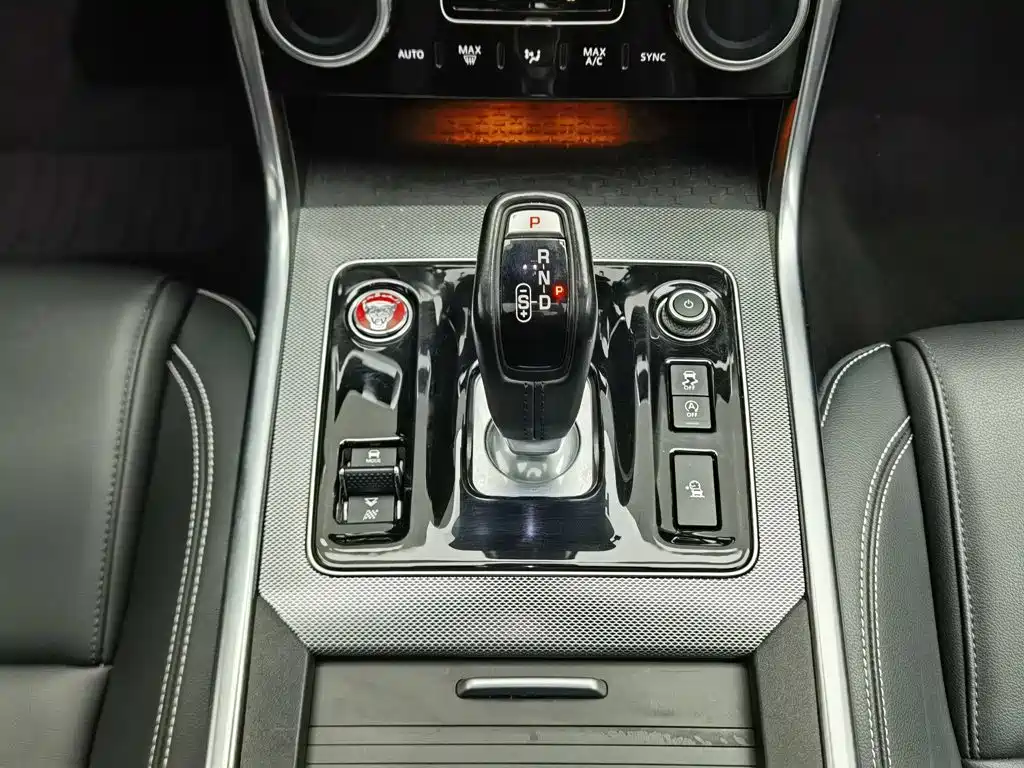 Jaguar XEL — миниатюра 13
