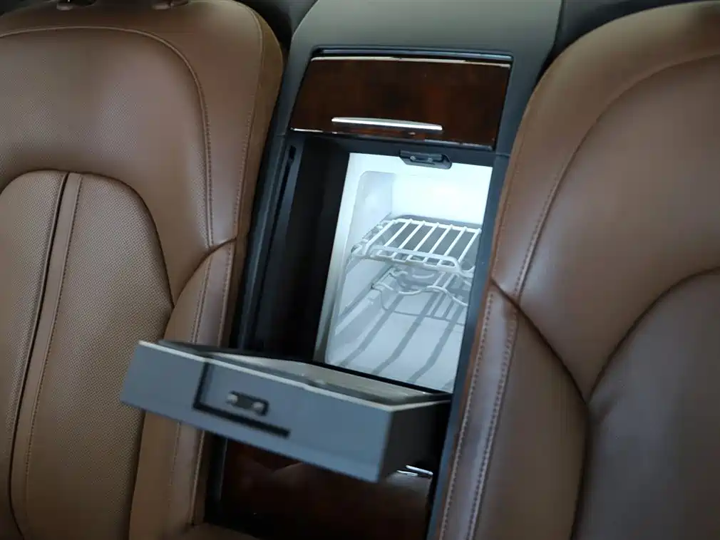 Audi A8 2011 A8L W12 6.3 FSI quattro