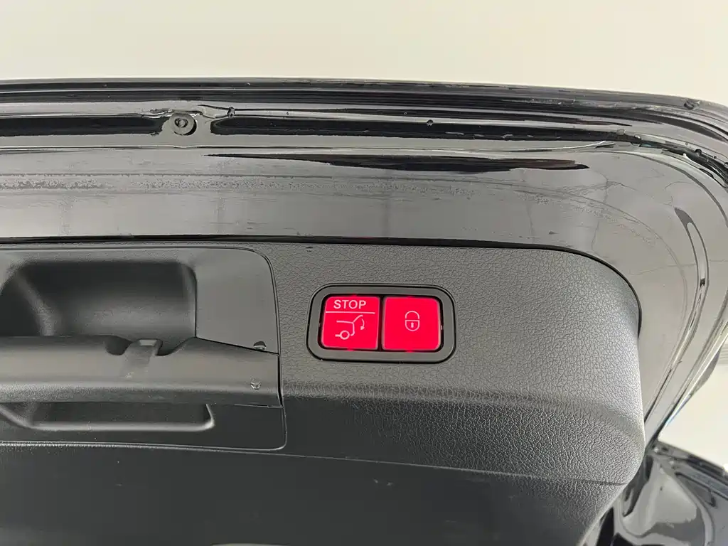 MERCEDES-BENZ GLB AMG