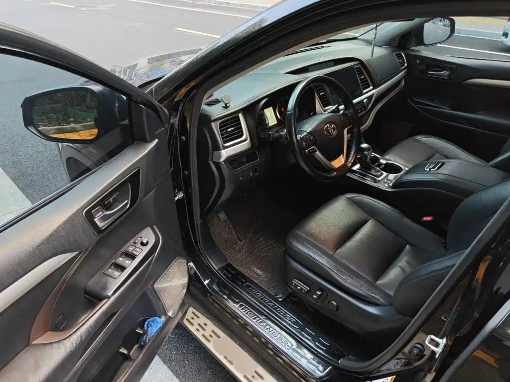 Toyota Highlander — миниатюра 17