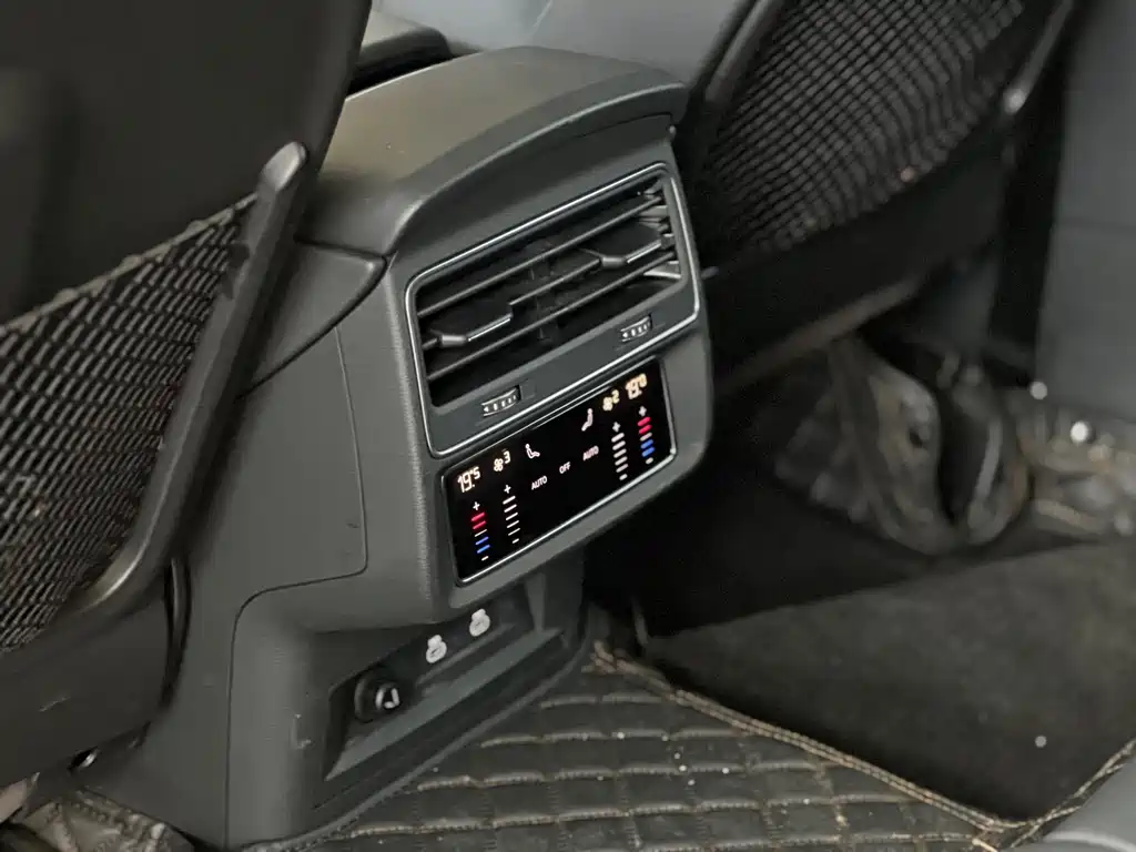 Audi Q8 — миниатюра 10