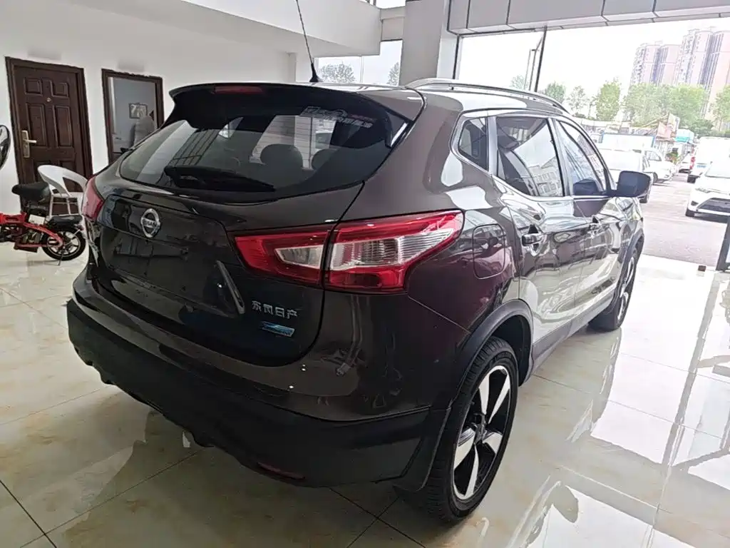 Nissan Qashqai — миниатюра 7