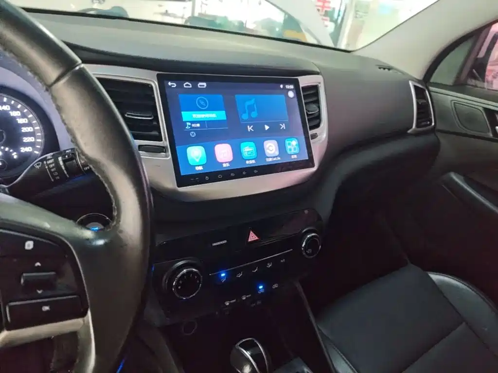 Hyundai Tucson 2015 2.0L AT