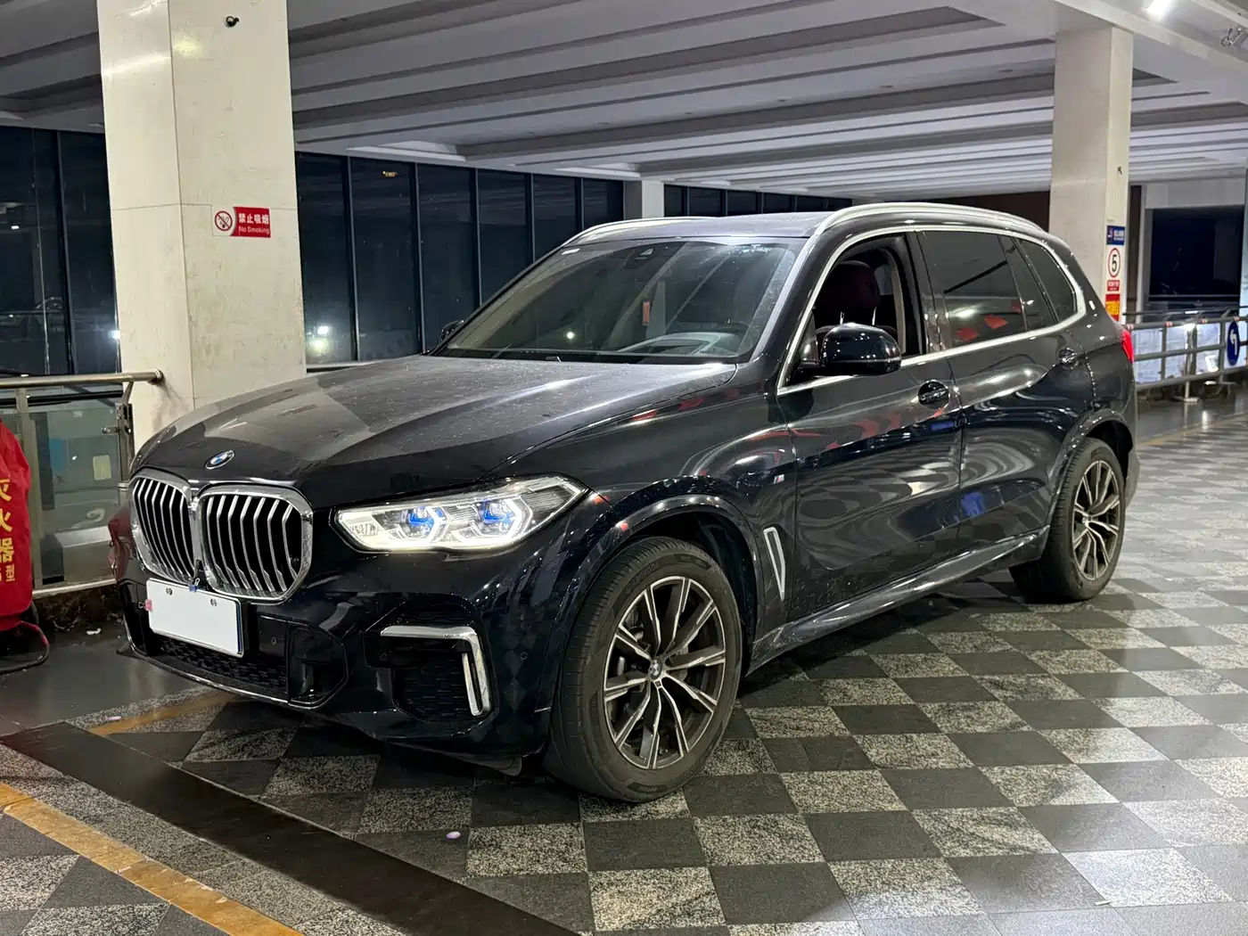 宝马X5 2022款 xDrive 30Li 尊享型M运动套装 2023