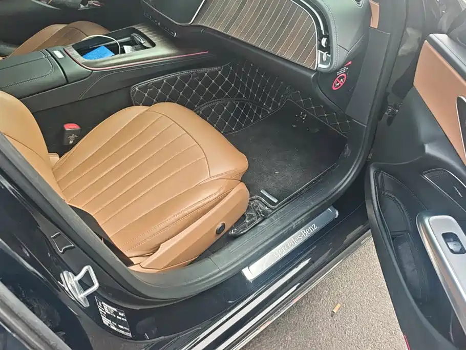 Mercedes-Benz E-Class — миниатюра 8