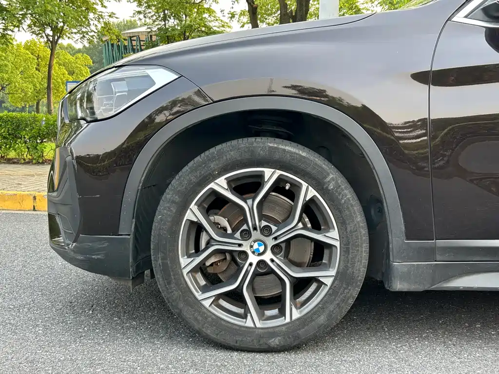 BMW X1 2022 sDrive25Li Lead