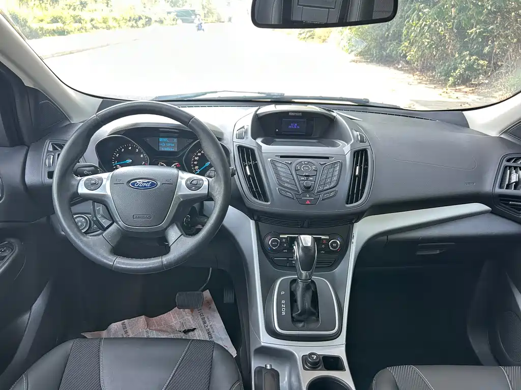 Ford Kuga — миниатюра 8