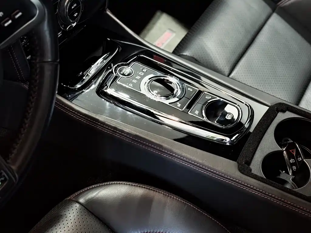 Jaguar XK 2013 XKR 5.0L