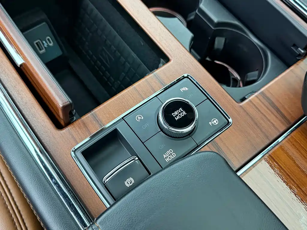 Lincoln Navigator — миниатюра 11