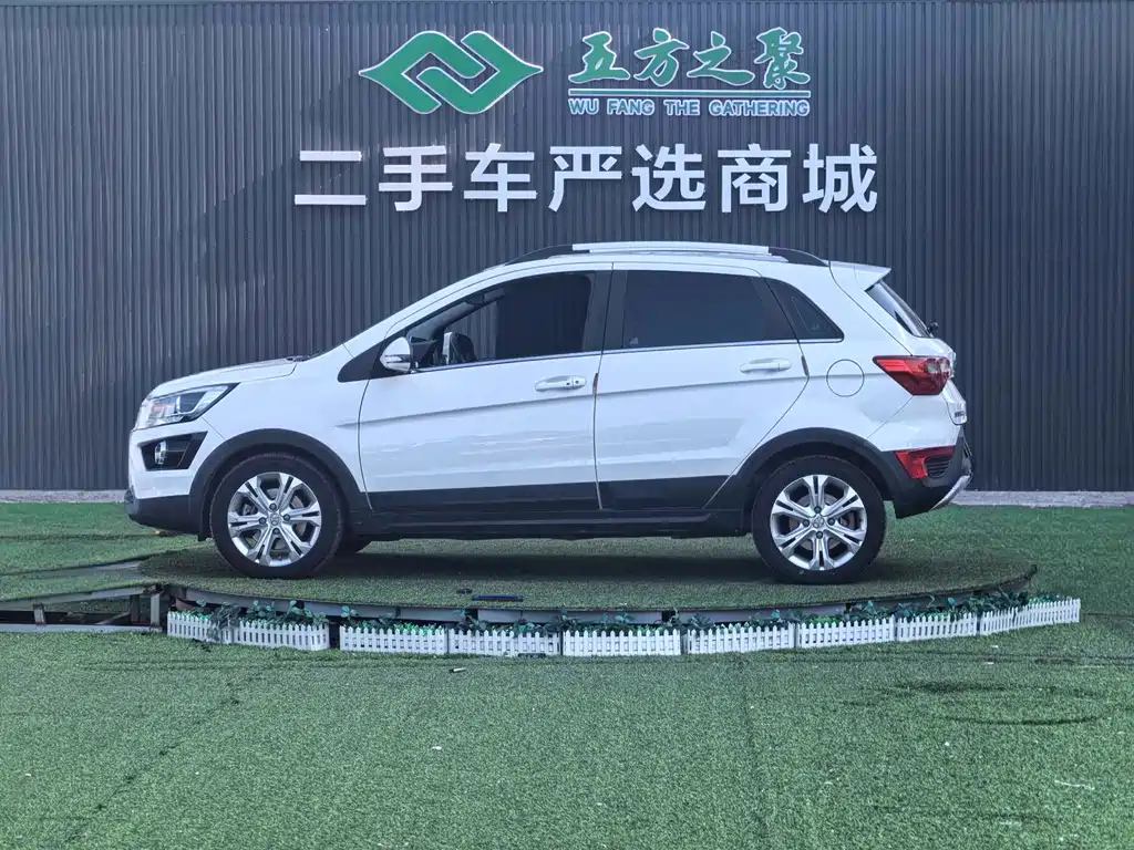 BAIC New Energy EX — миниатюра 20