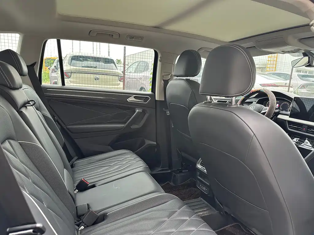 Volkswagen Tiguan L — миниатюра 12