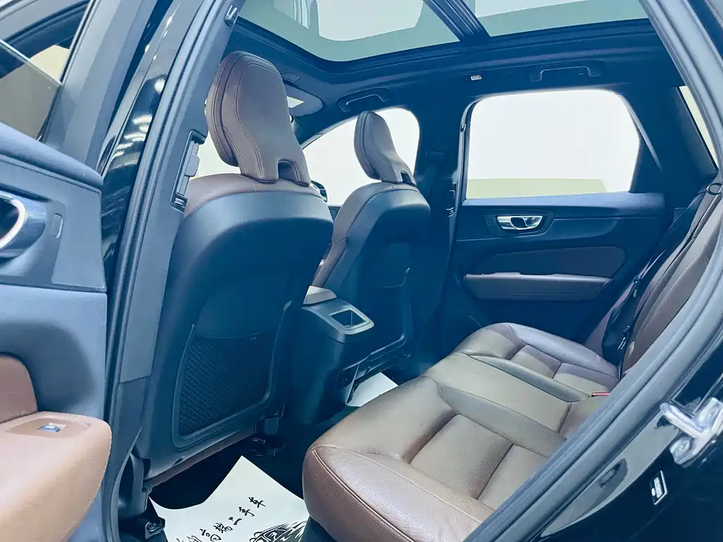 Volvo XC60 — миниатюра 11