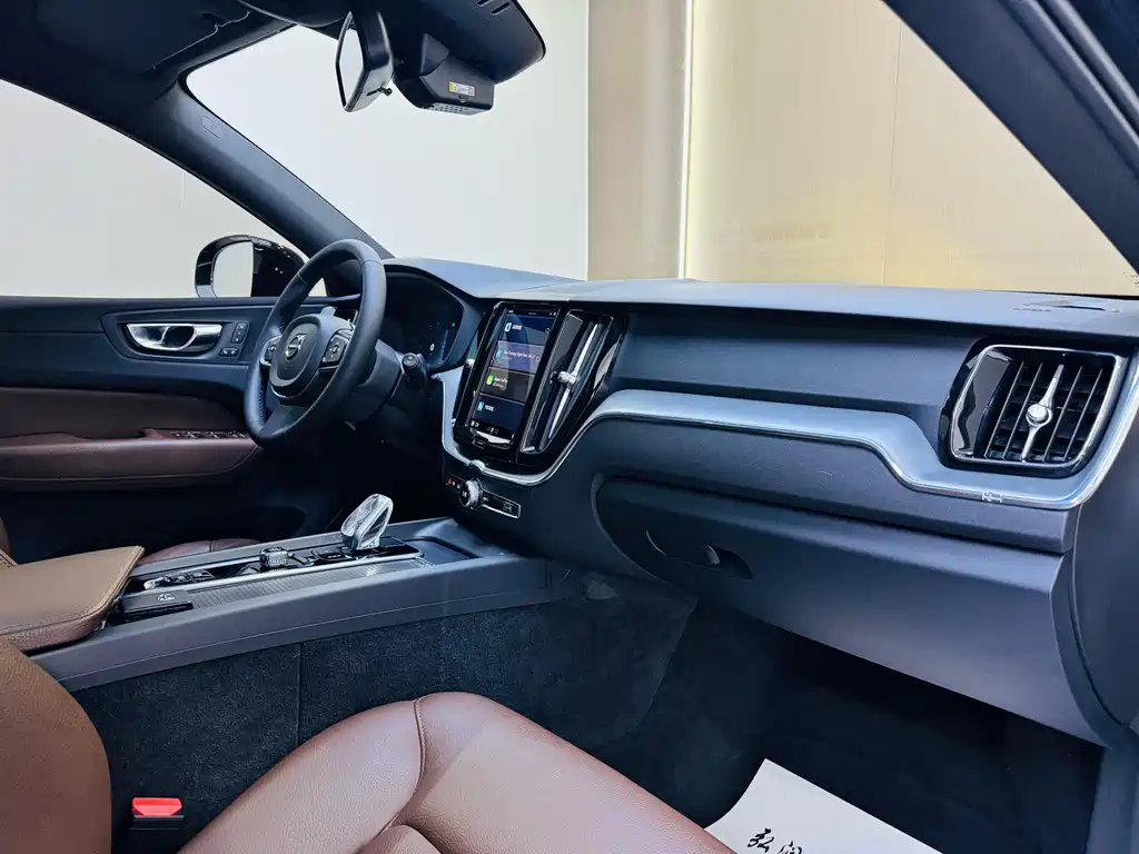 Volvo XC60 — миниатюра 6