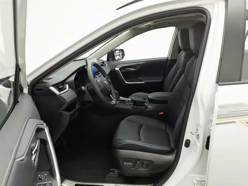 Toyota RAV4 2021 2.0L CVT PLUS