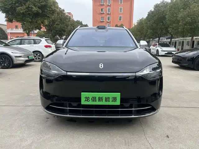 AITO ASK THE WORLD M9 2024