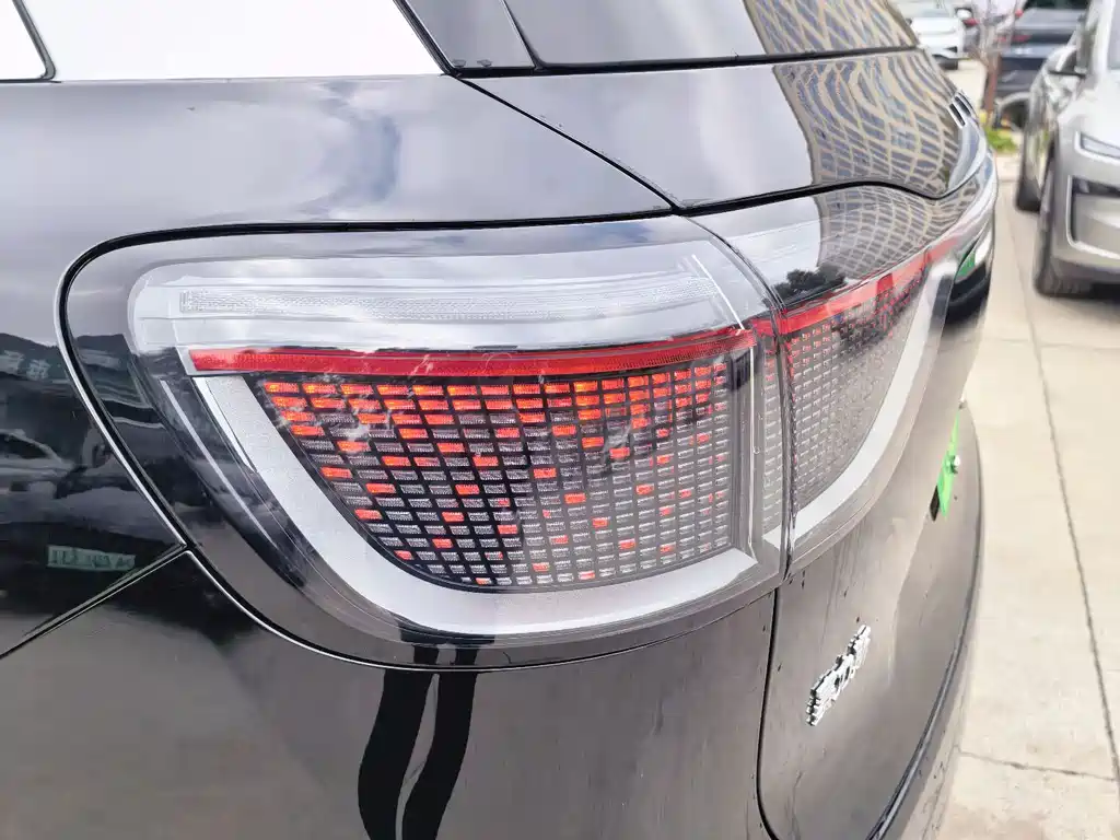 AITO ASK THE WORLD M9