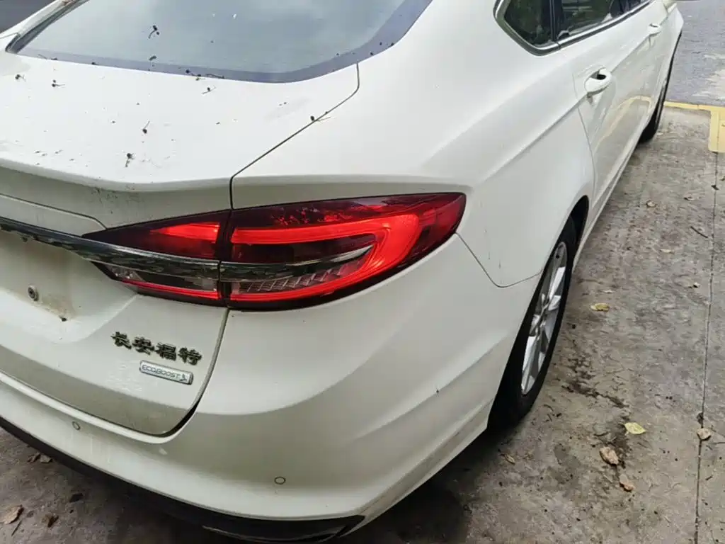 Ford Mondeo — миниатюра 8