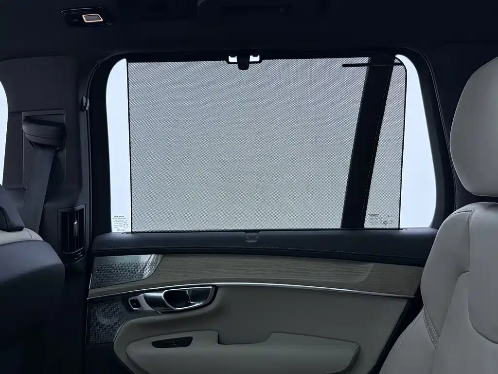 Volvo XC90 PHEV — миниатюра 26