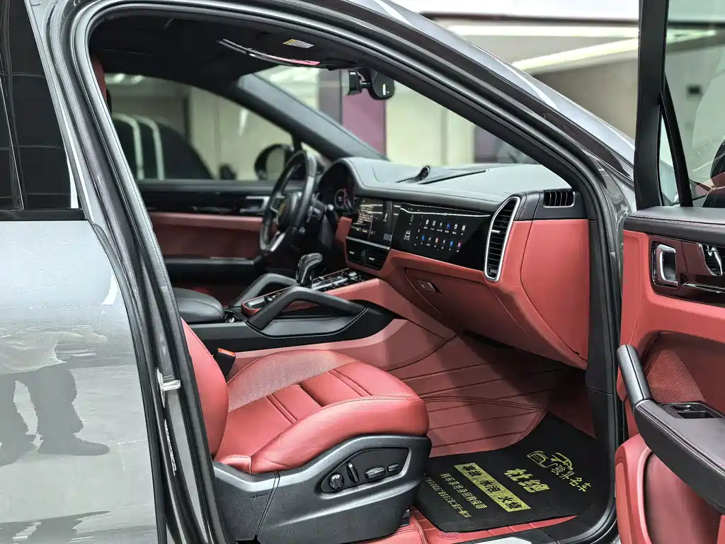 Porsche Cayenne — миниатюра 12