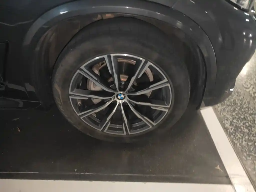 BMW X5 (Import) — миниатюра 8