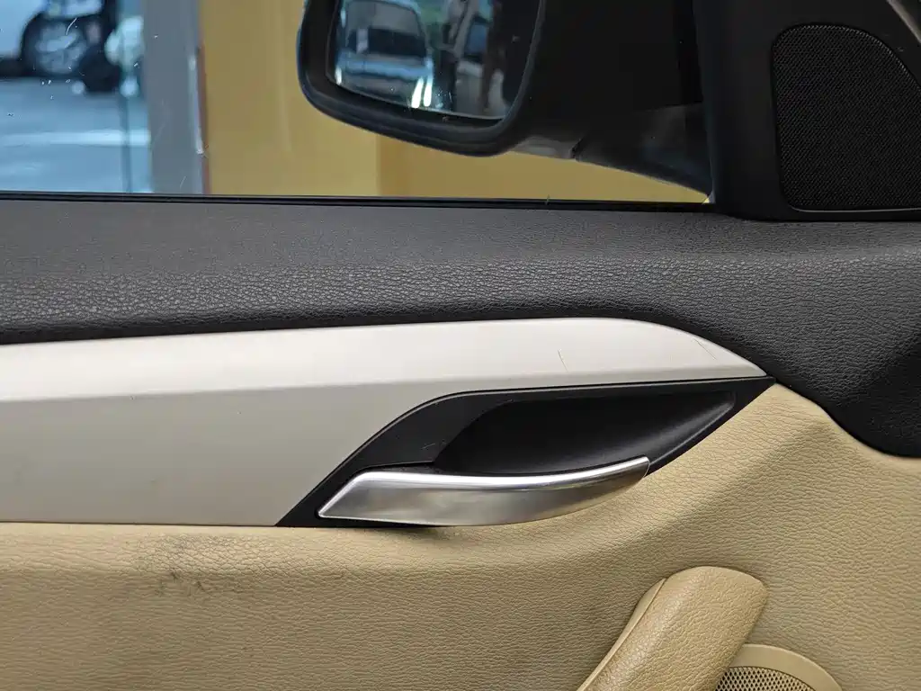 BMW X1 2012 sDrive18i Luxury
