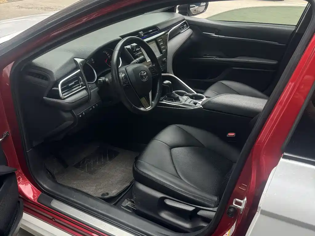 Toyota Camry 2018 2.0S
