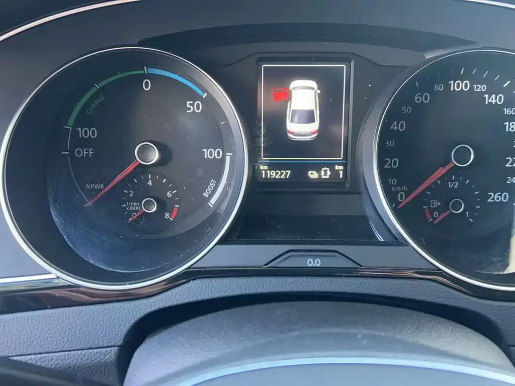 VOLKSWAGEN MAGOTAN GTE PLUG IN HYBRID