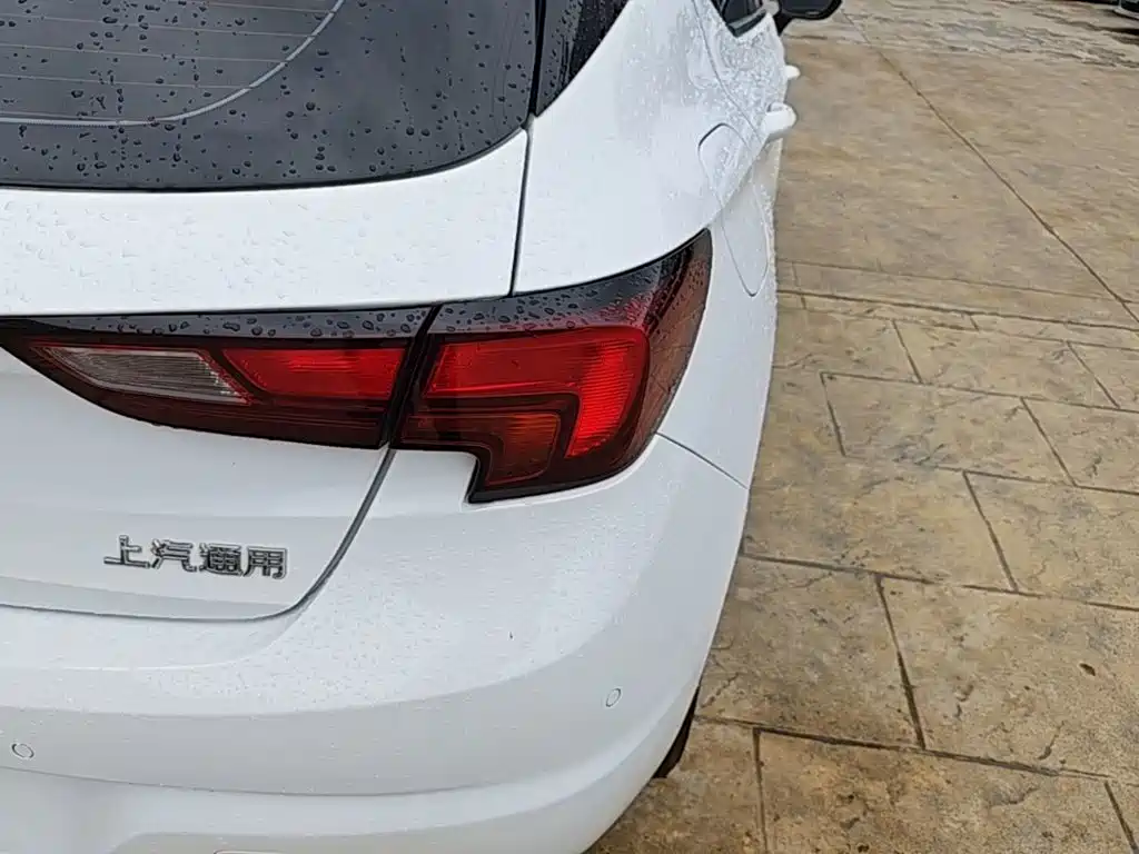 Buick Verano — миниатюра 8