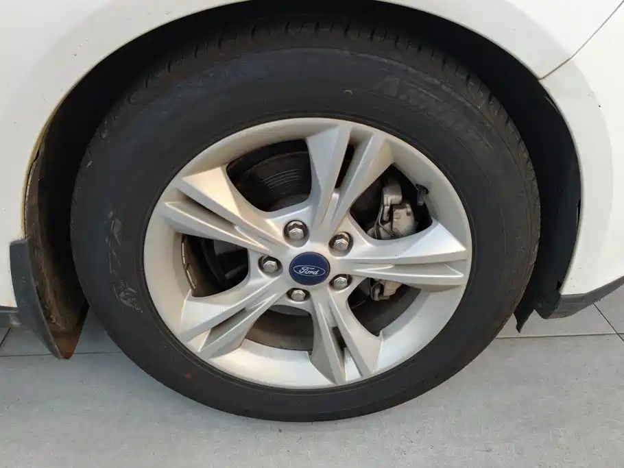 Ford Focus — миниатюра 6
