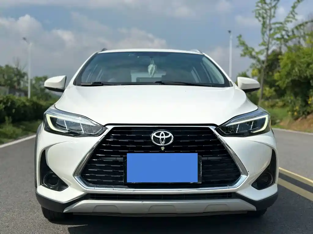 Toyota Yaris L 2021