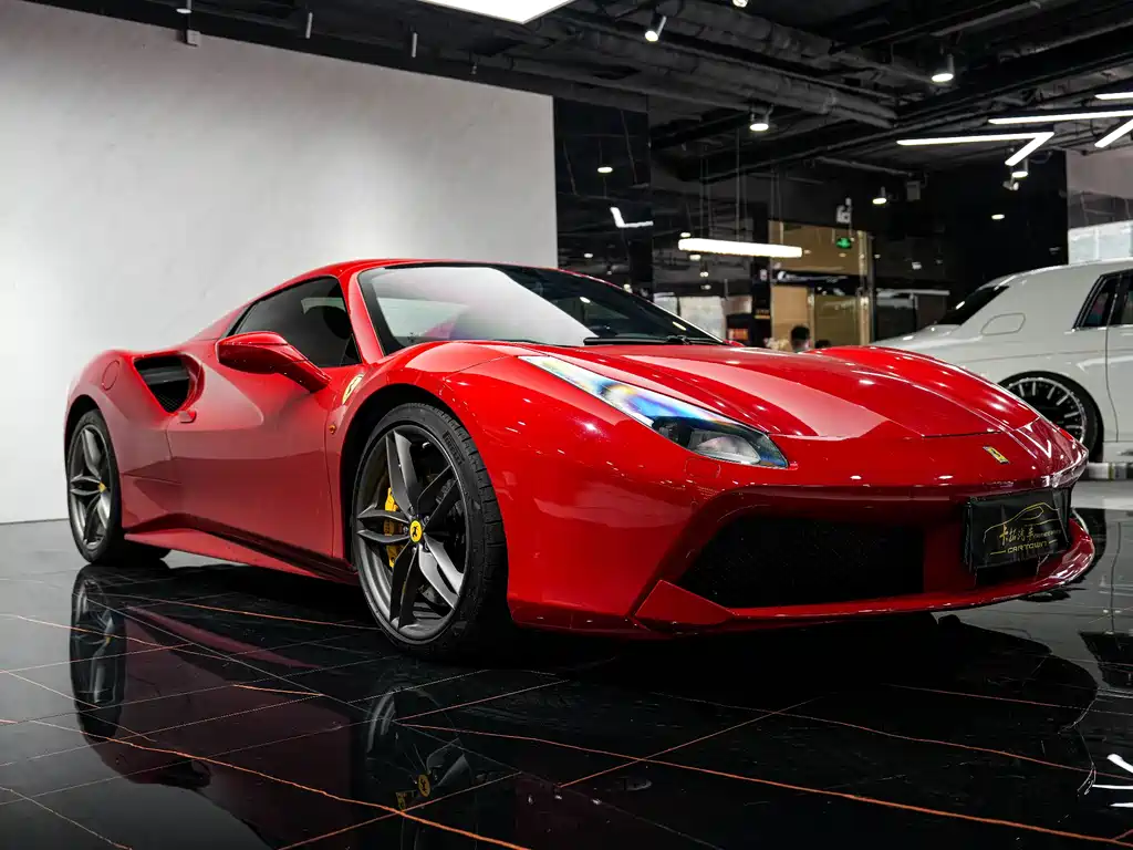 FERRARI 488