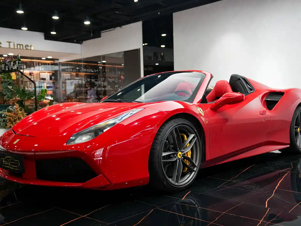 FERRARI 488