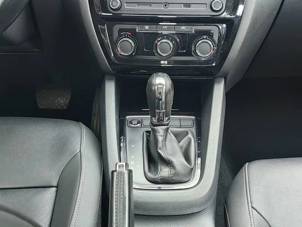 Volkswagen Sagitar — миниатюра 13