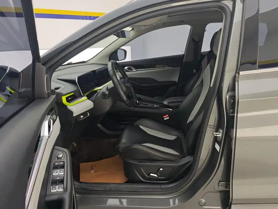 Geely Binyue — миниатюра 9